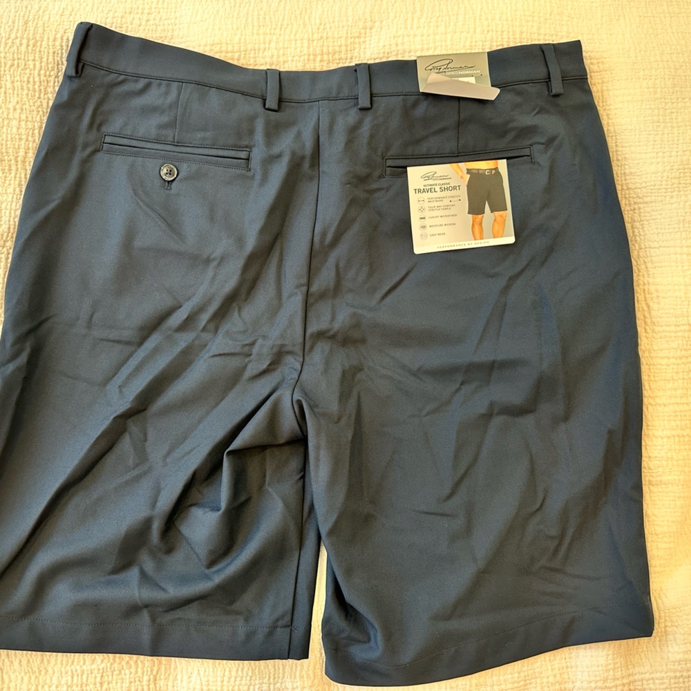 Men’s Greg Norman Shorts - Performance Fabric - 38 waist